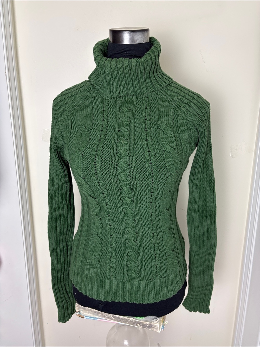 Vintage Women’s Green Cable Knit Turtleneck Sweater